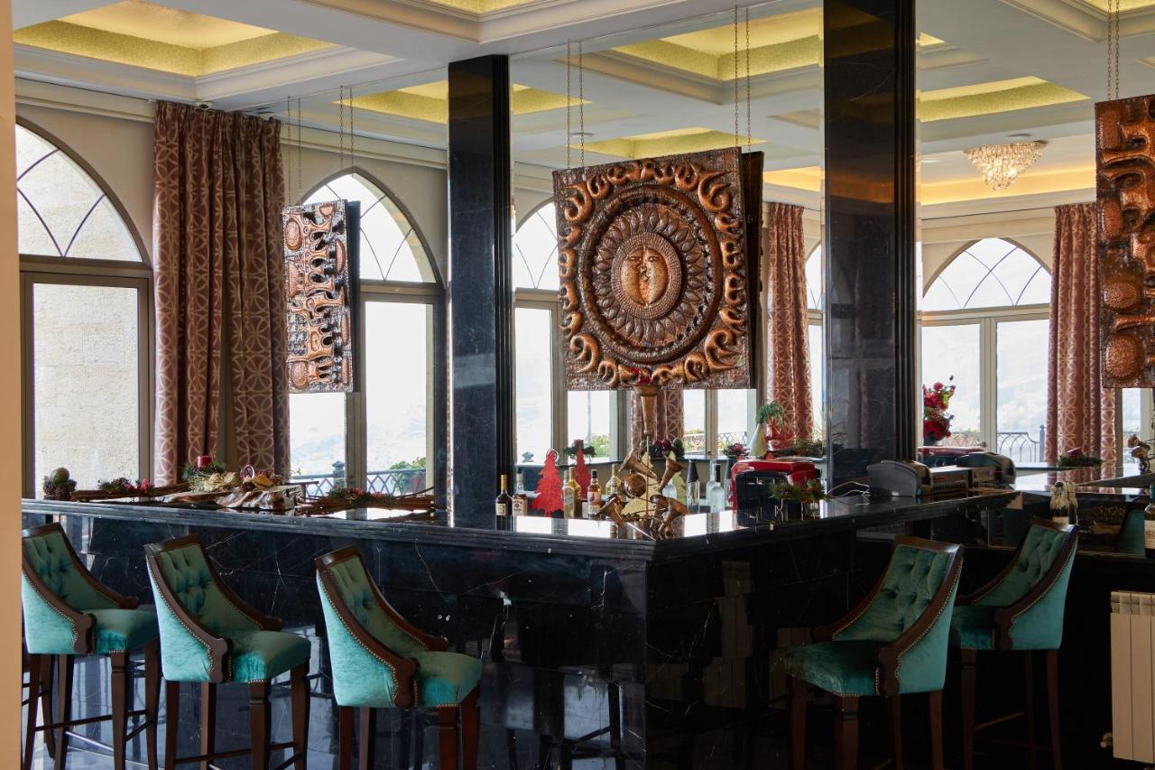 Cherry Blossom Boutique Hotel Bḩamdūn Esterno foto