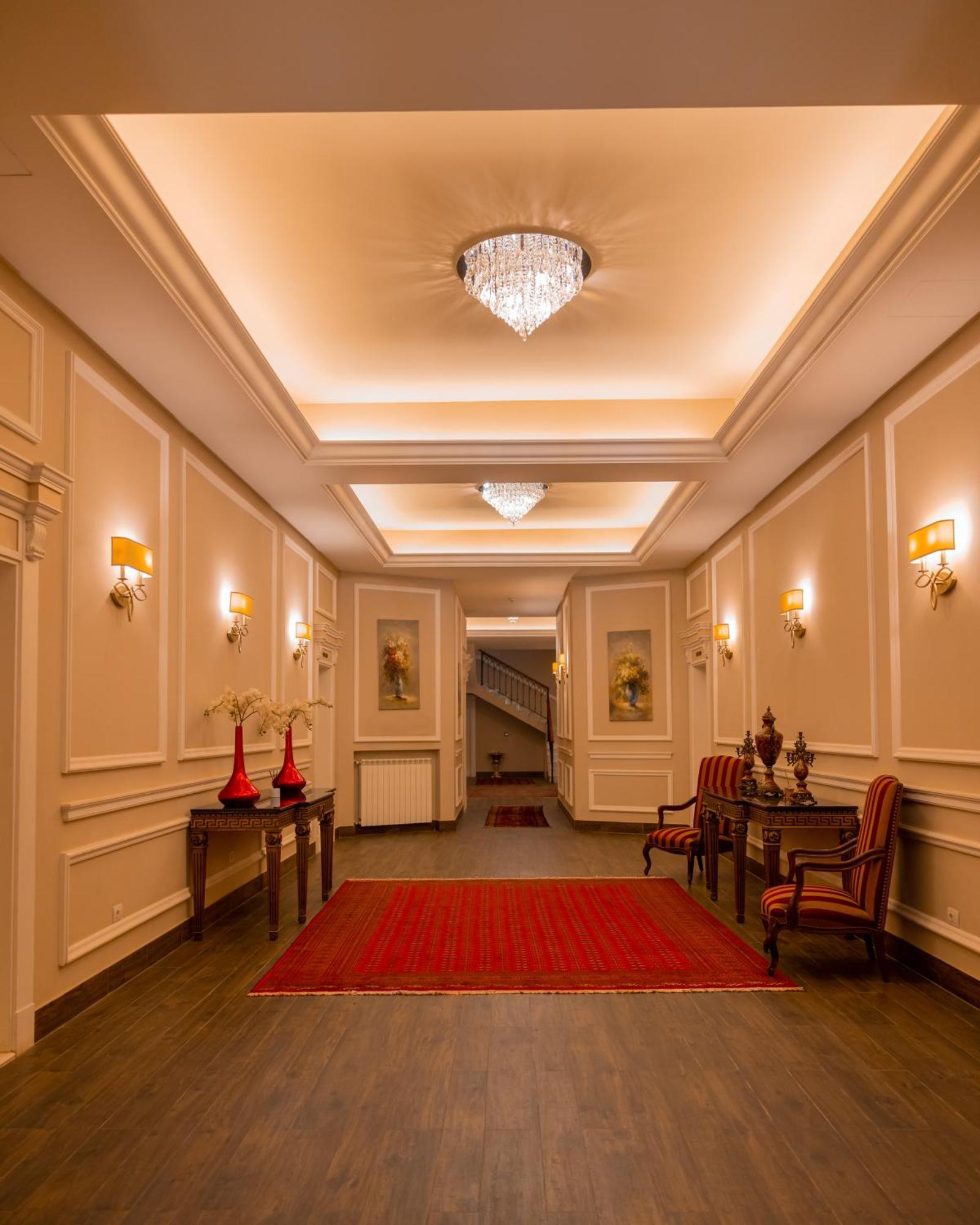 Cherry Blossom Boutique Hotel Bḩamdūn Esterno foto