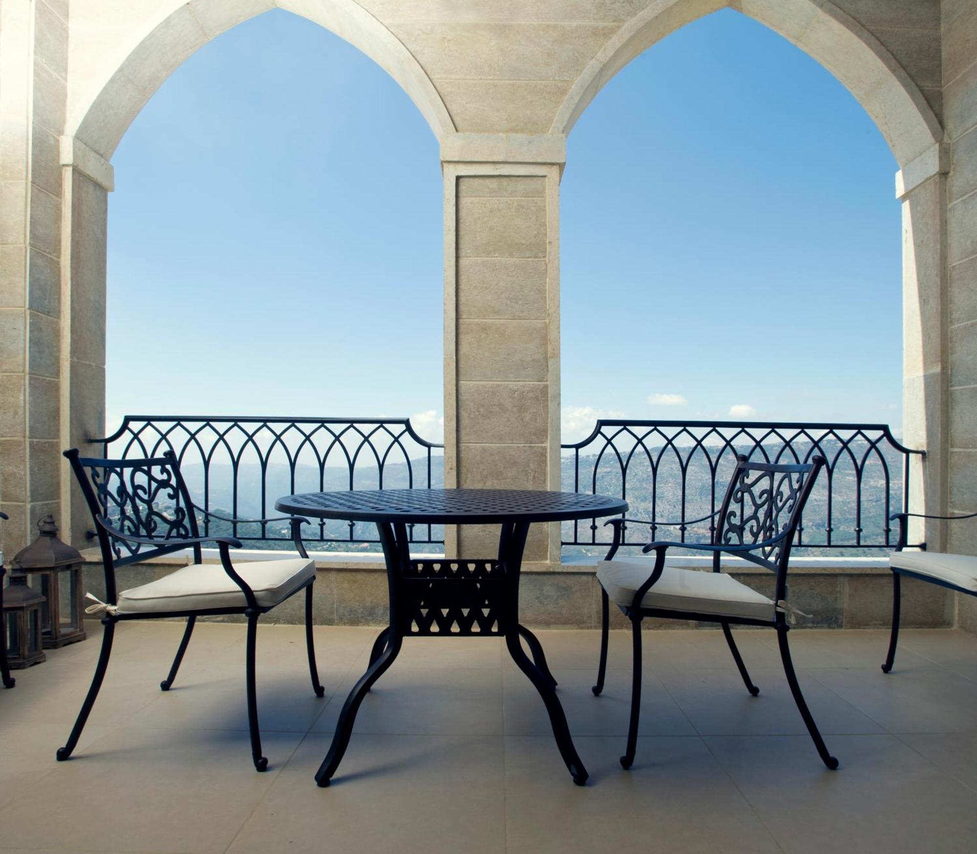 Cherry Blossom Boutique Hotel Bḩamdūn Esterno foto