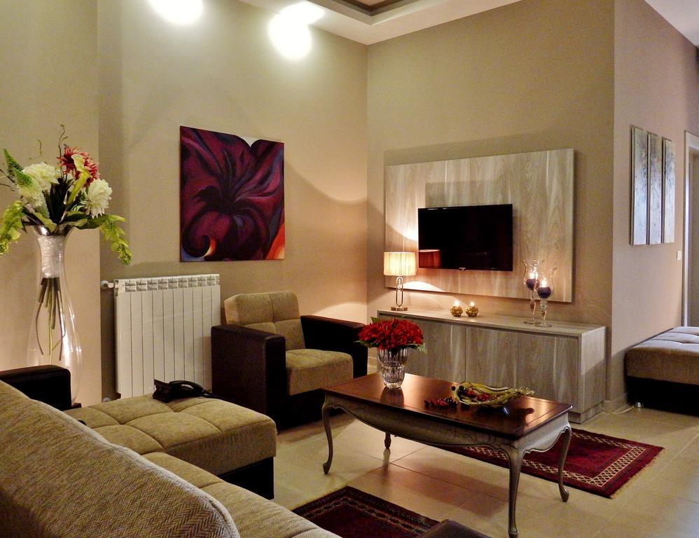 Cherry Blossom Boutique Hotel Bḩamdūn Esterno foto