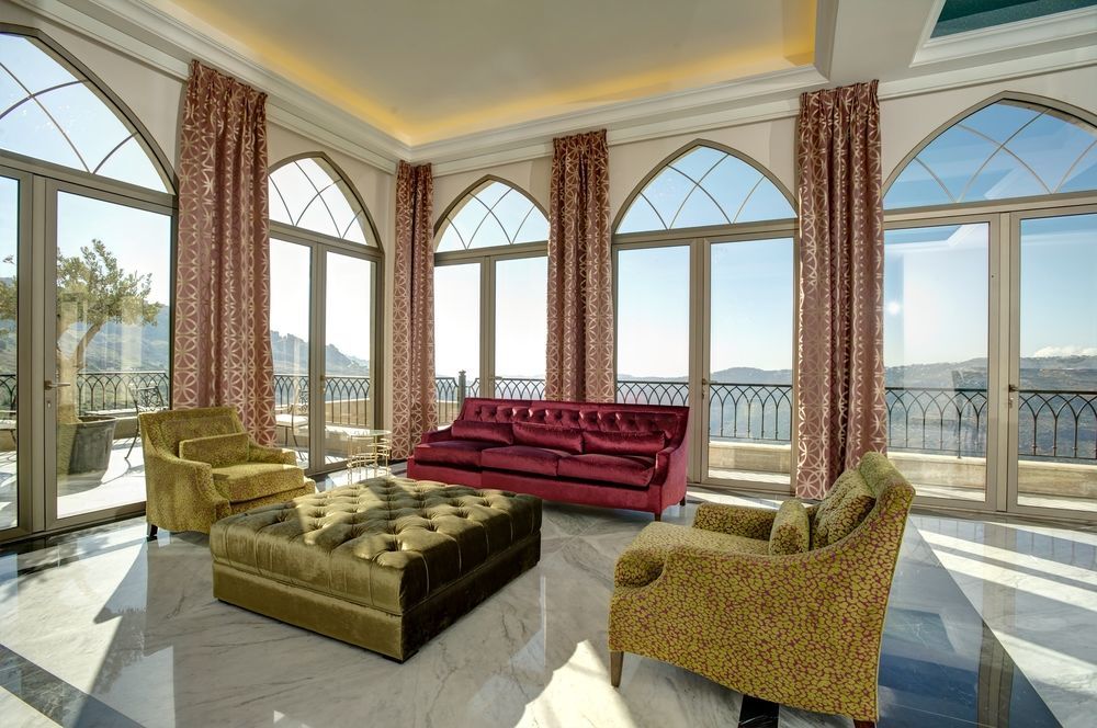 Cherry Blossom Boutique Hotel Bḩamdūn Esterno foto
