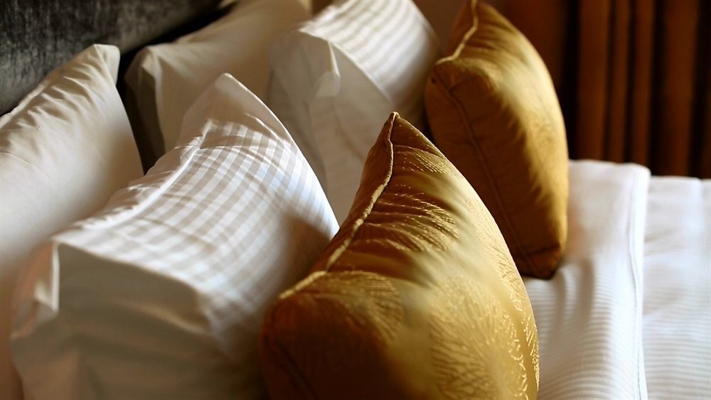 Cherry Blossom Boutique Hotel Bḩamdūn Esterno foto