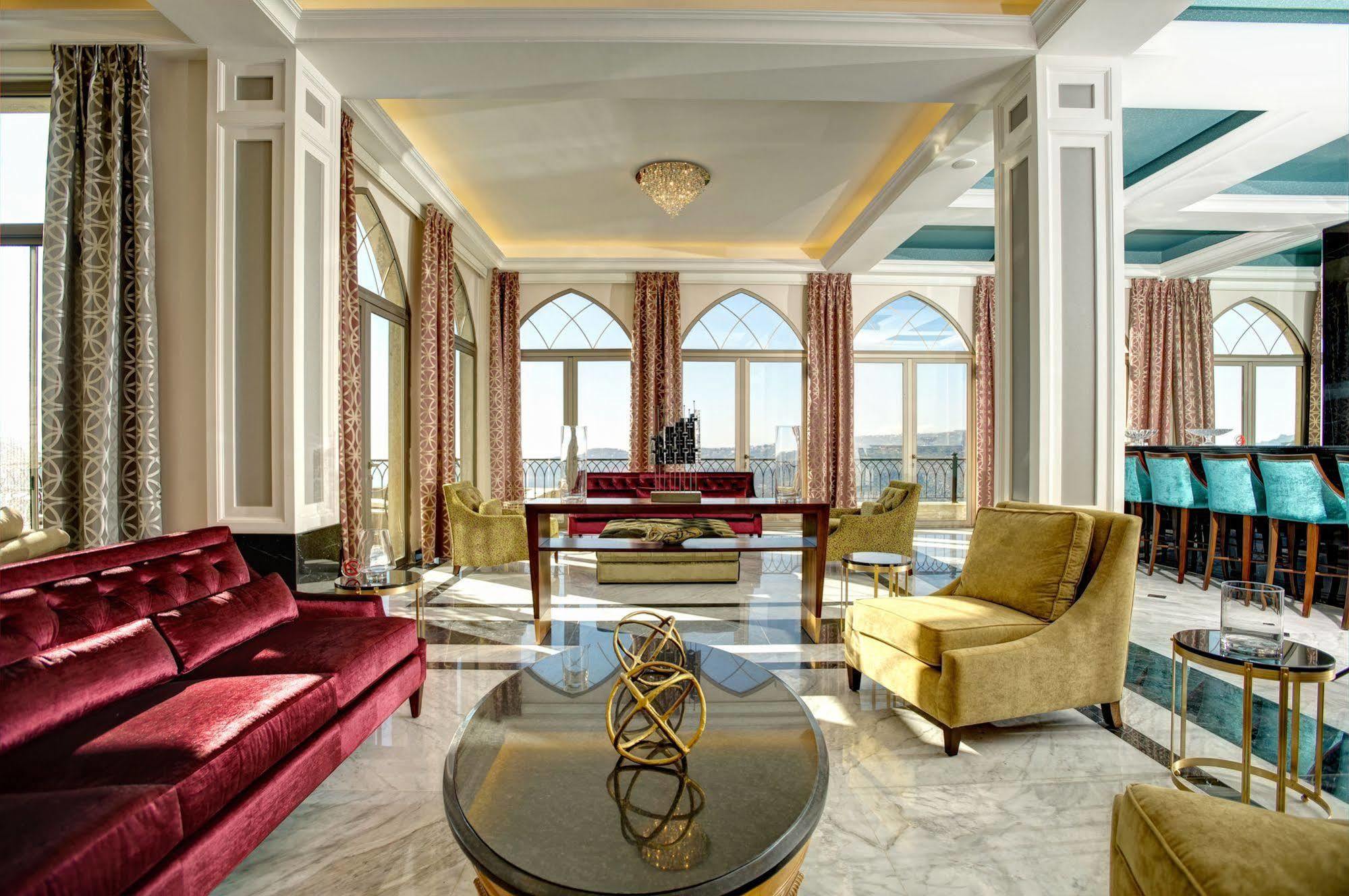 Cherry Blossom Boutique Hotel Bḩamdūn Esterno foto