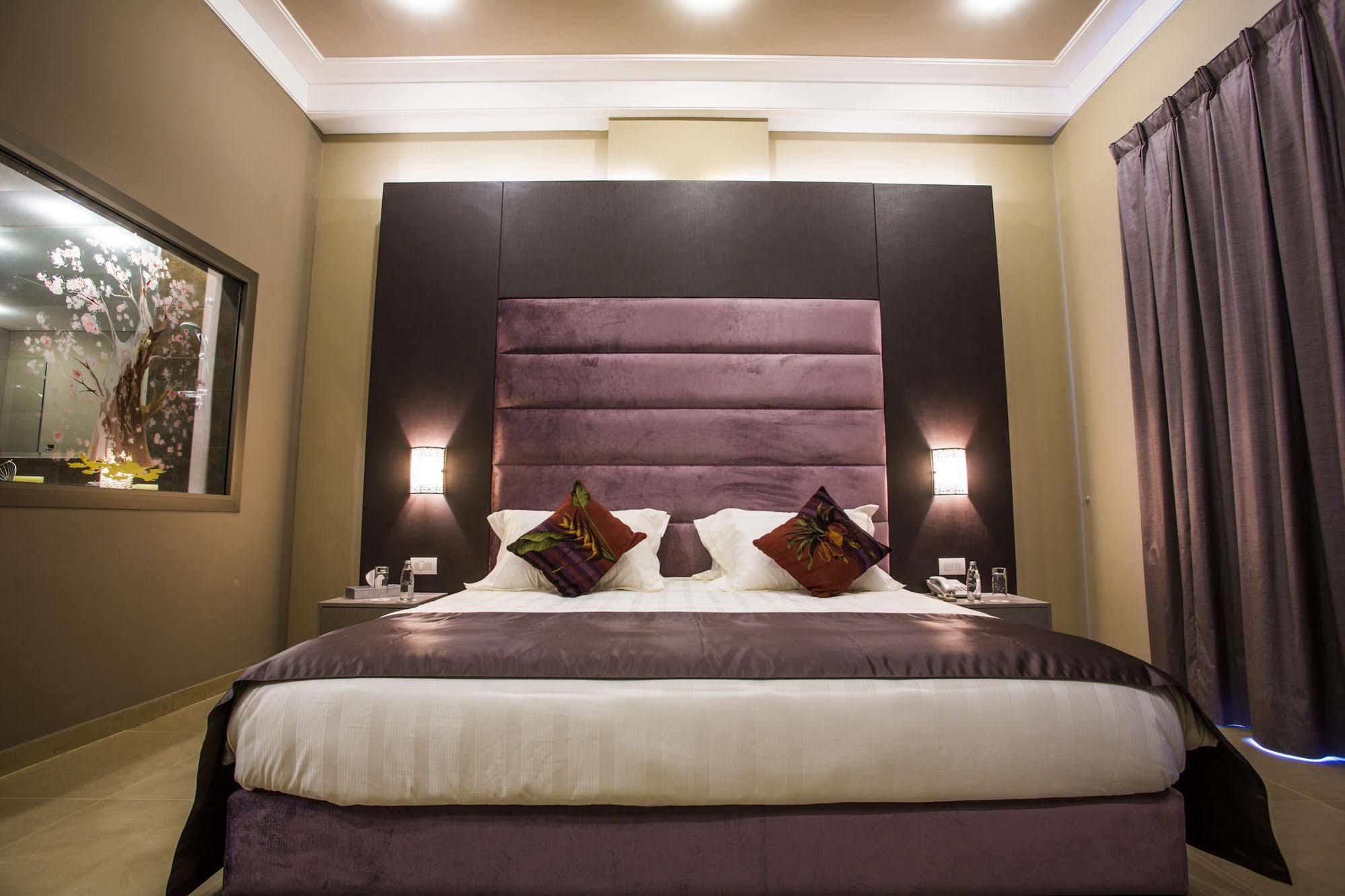 Cherry Blossom Boutique Hotel Bḩamdūn Esterno foto